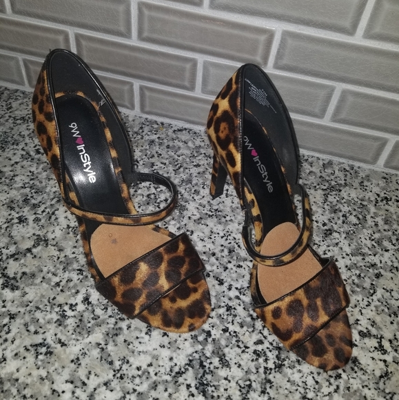 Shoes - Picture 3 of 5